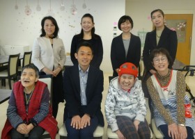 平和寮様への贈呈式